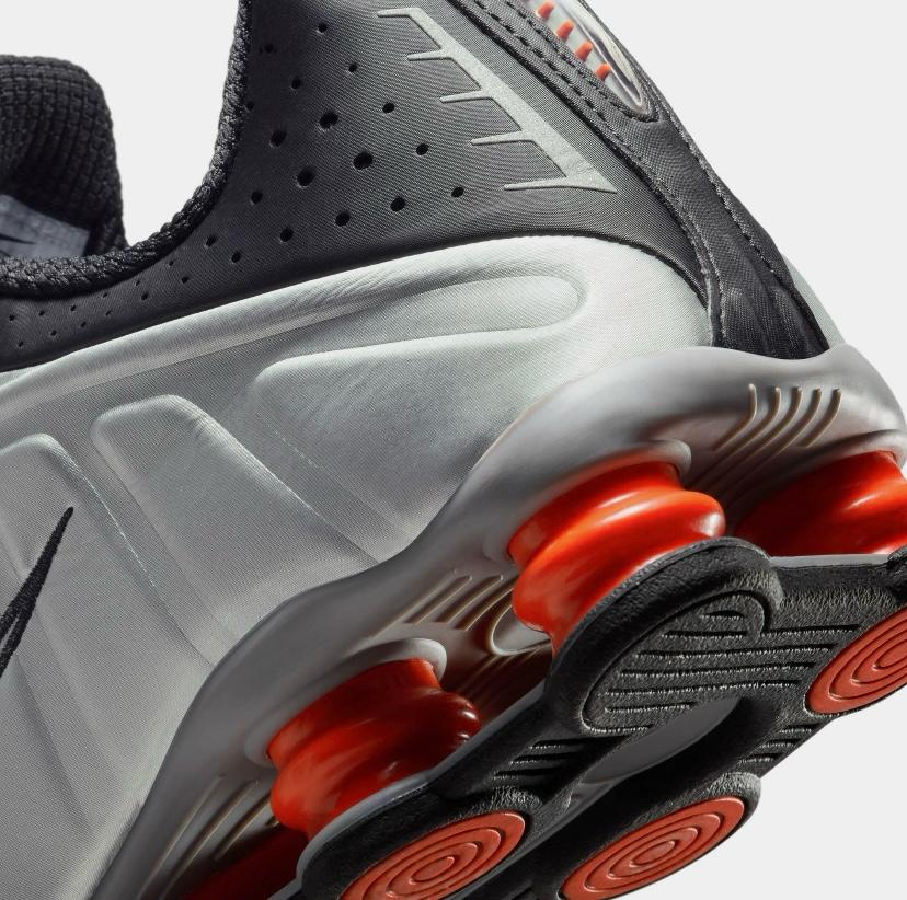 Nike Shox R4 "Picante Red"
